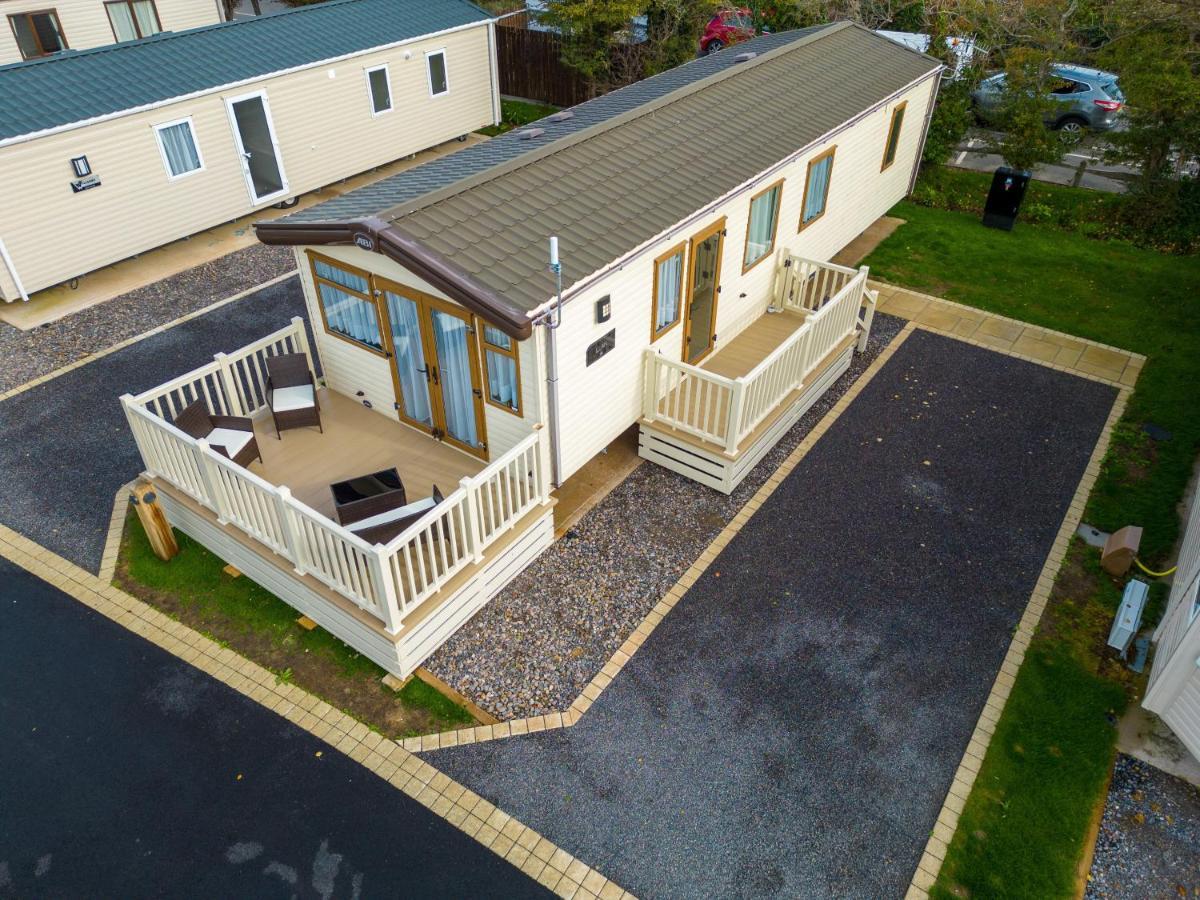 Althea, White Horse, Seal Bay Holiday home Selsey